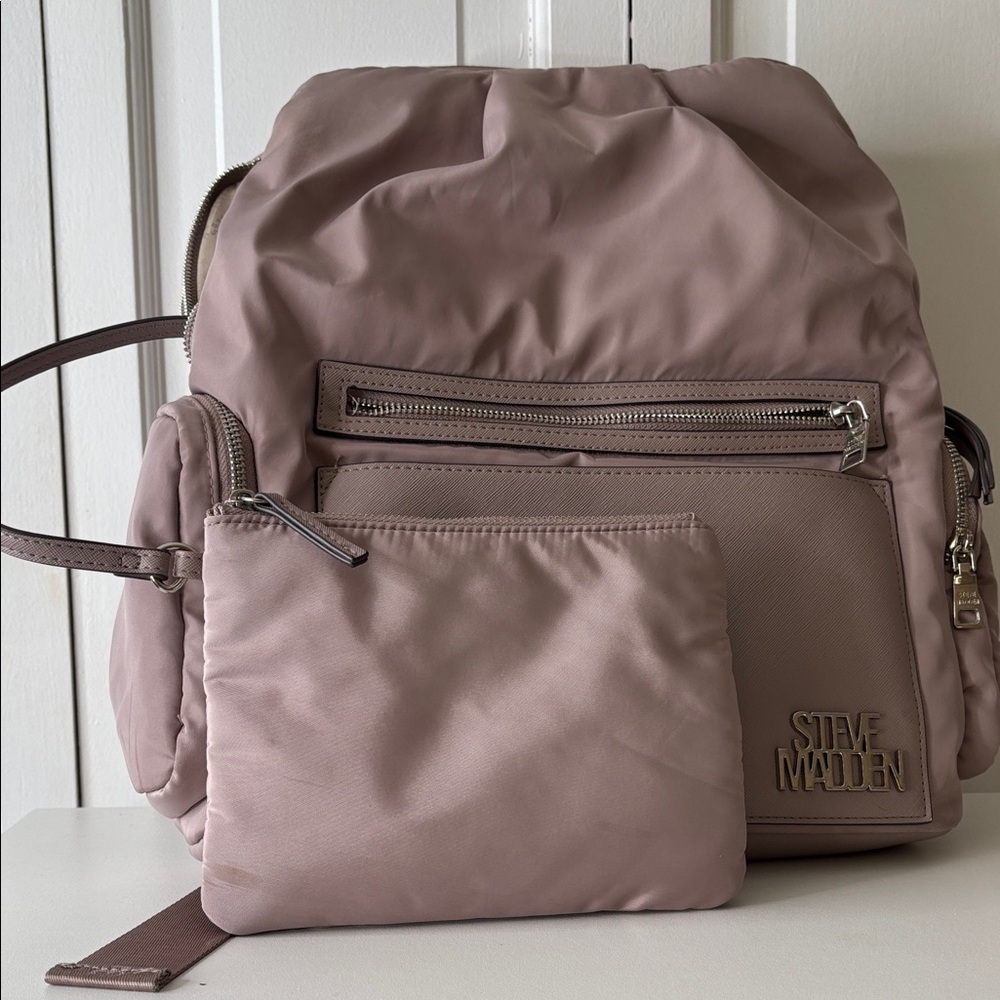 Steve Madden Tan Nylon Backpack with laptop pocket and detachable cosmetic bag - Picture 9 of 9